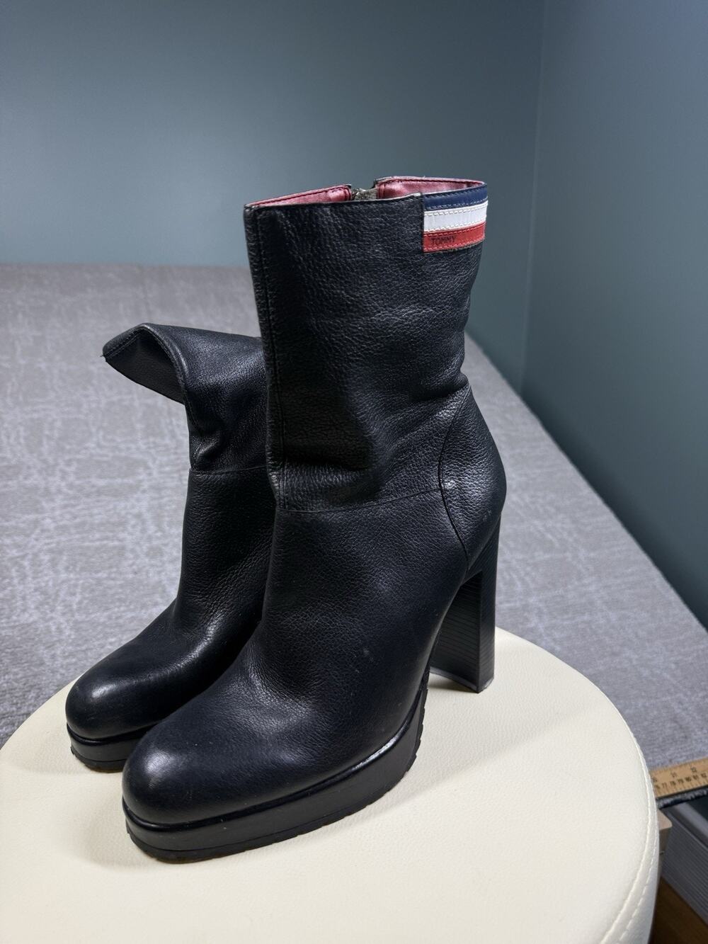 Vintage Tommy Hilfiger Black Leather Y2K Mid Calf Boots Size 9